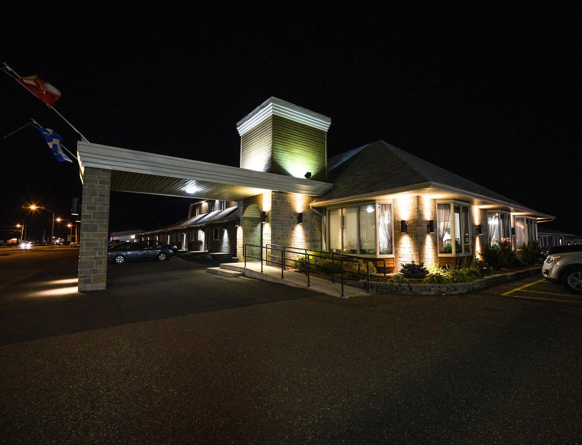 Hôtel Motel La Vigie Matane Exterior foto